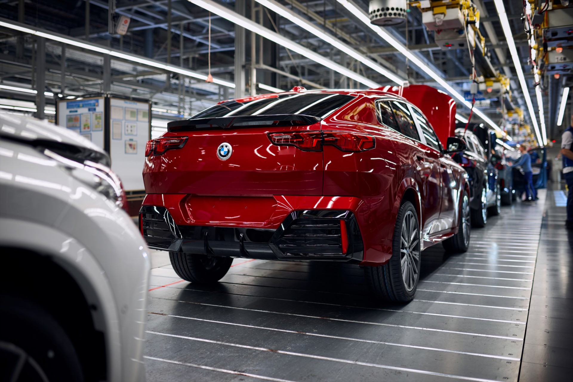 Το άγνωστο εργοστάσιο της BMW – Τροφοδοτεί με κινητήρες όλο το δίκτυο 