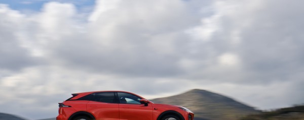 Μεγάλο όφελος 8.000 ευρώ για το πισωκίνητο SUV των 218 ίππων – Δείτε τιμές στην Ελλάδα