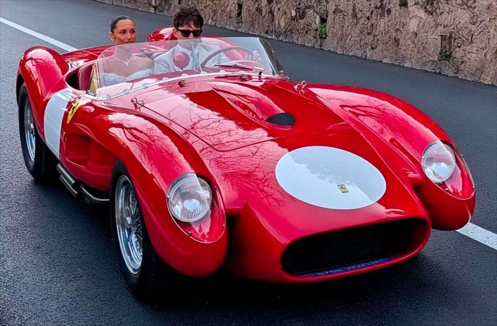 O Charles Leclerc παντρεύτηκε – Το δώρο αξίας 30 εκατ. ευρώ της Ferrari