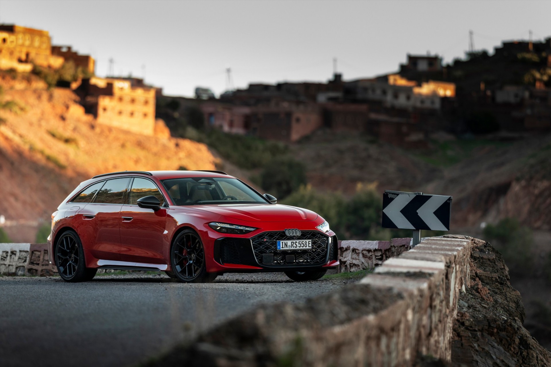 Το νέο Audi RS 5 πήγε για δοκιμές στη «μαγική» πόλη 