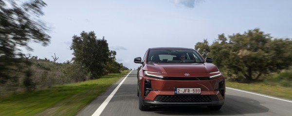 Οδηγούμε στην Πορτογαλία το νέο Toyota C-HR+! 