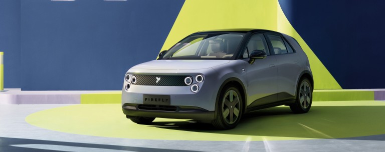 ΝΙΟ firefly: Οι 4 λόγοι που είναι το ιδανικό ηλεκτρικό! 