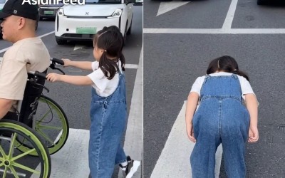 Κοριτσάκι στην Κίνα που βοηθά τον μπαμπά της υποκλίνεται στους οδηγούς – Το video που έγινε viral 