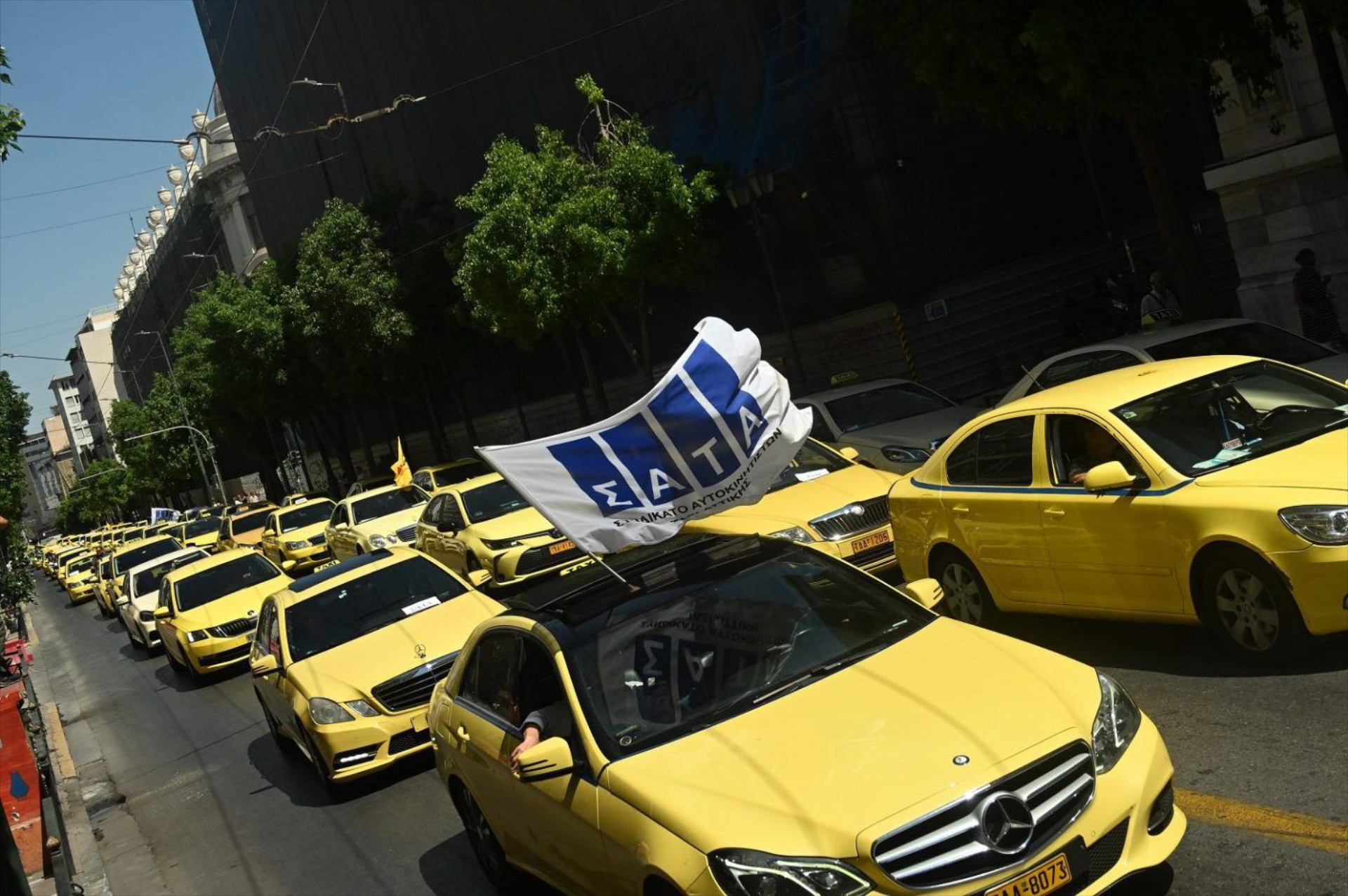 Χιλιάδες Έλληνες θα πάρουν επιδότηση 20.000 ευρώ για ταξί; Πότε θα ανοίξει η πλατφόρμα;