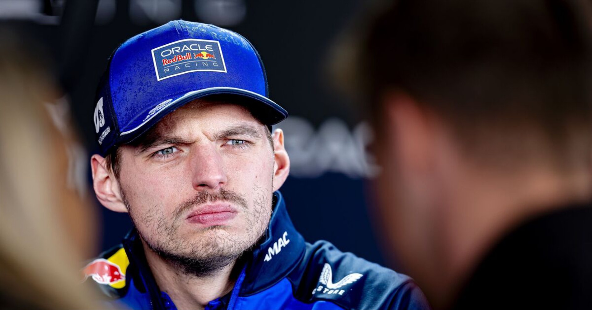 O Φερστάπεν έδιωξε Άγγλο δημοσιογράφο από την αίθουσα – Η συζήτηση που έκαναν 