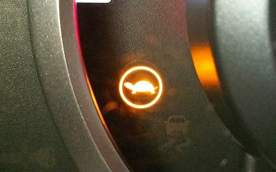 Τι πρέπει να ξέρεις για το λαμπάκι της χελώνας στο αυτοκίνητο;