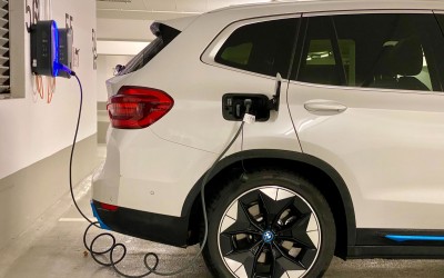 Ο πόλεμος στο Ιράν ευνοεί τις πωλήσεις ηλεκτρικών – Συγκεκριμένων όμως οχημάτων 