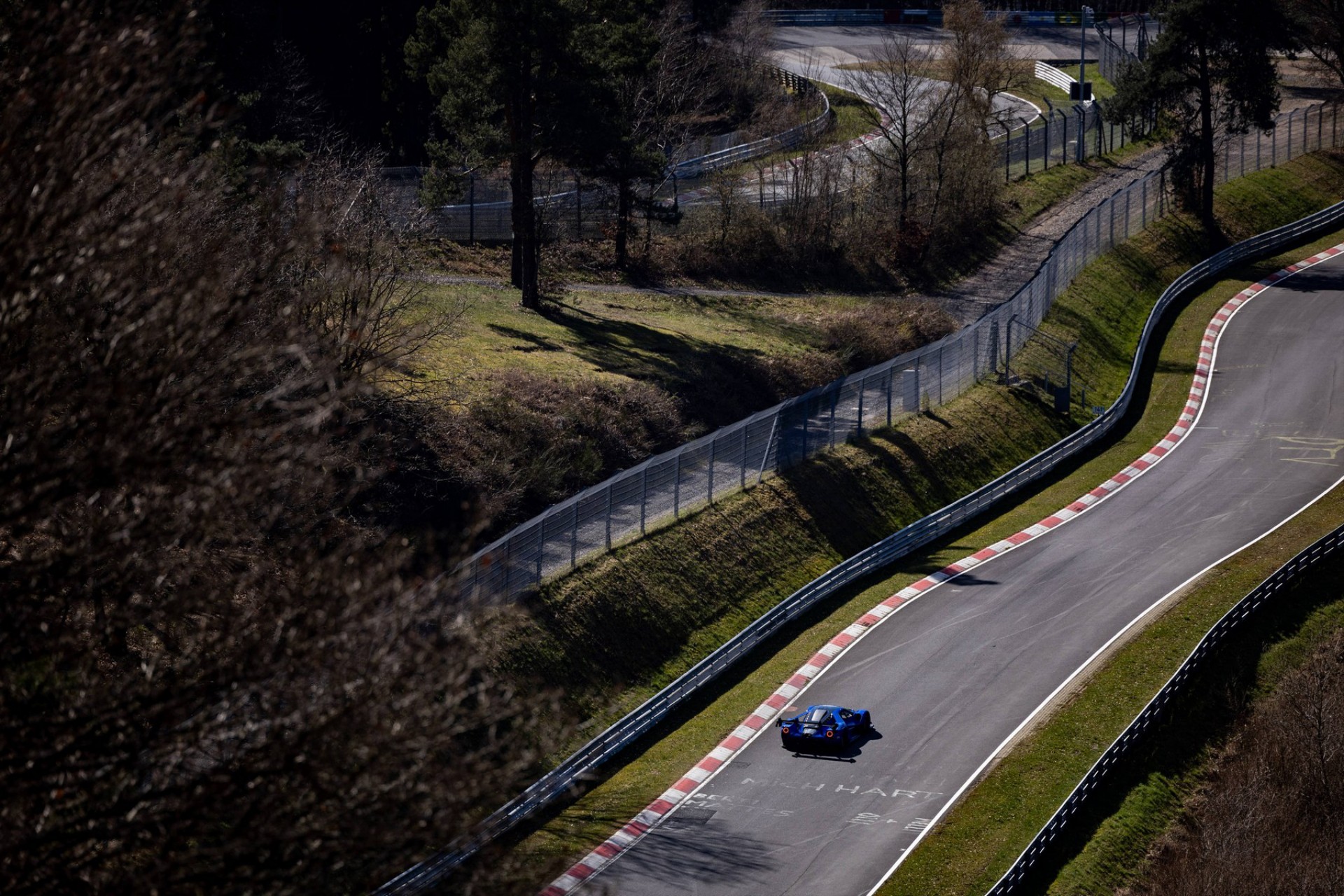 To Ford που διέλυσε τα ρεκόρ στο Nurburgring – Είναι το ταχύτερο βενζίνης στην ιστορία (video)