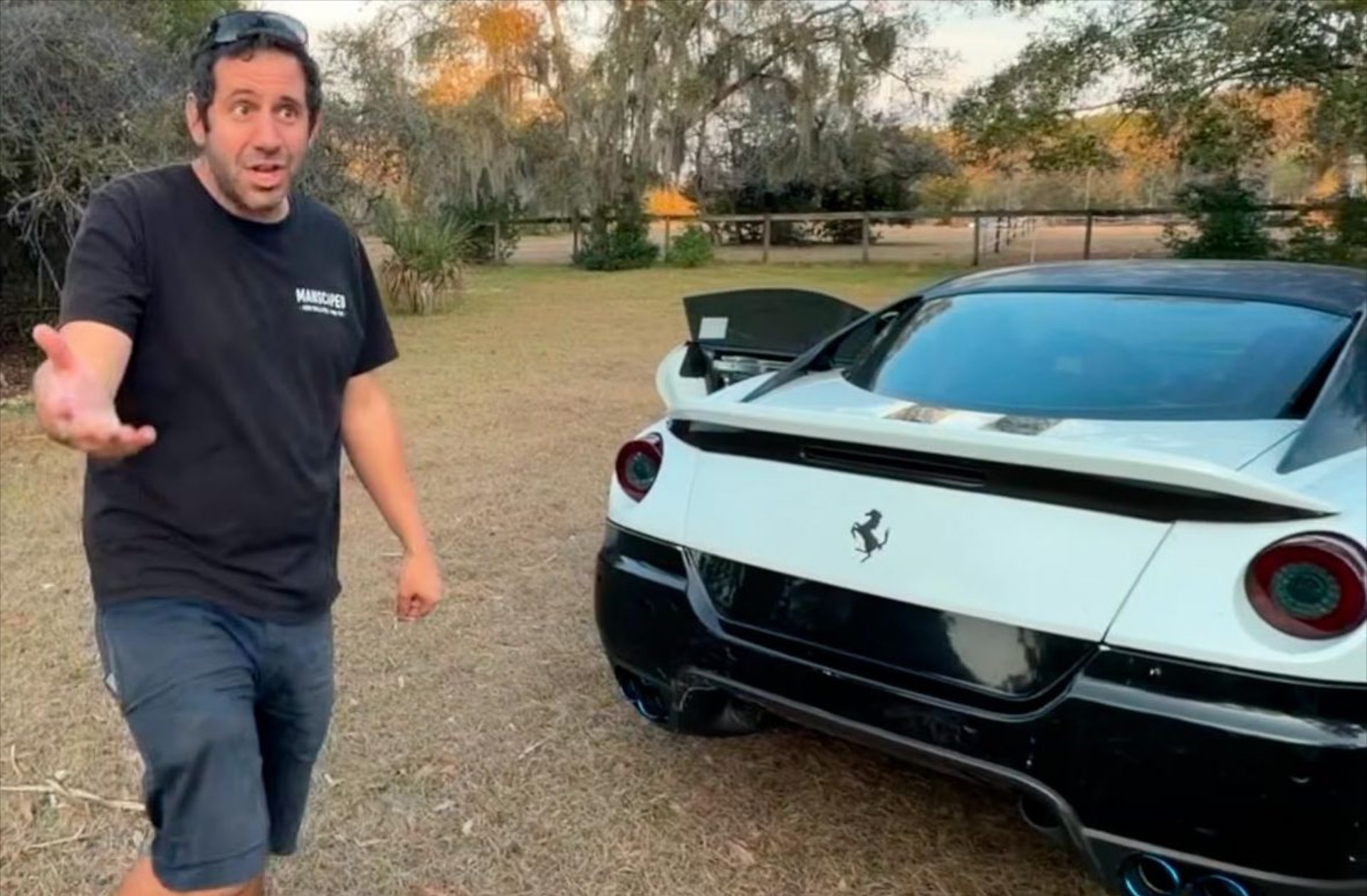 Ο αγρότης με τις Ferrari, Lamborghini και McLaren- Και δεν είναι στον... ΟΠΕΚΕΠΕ