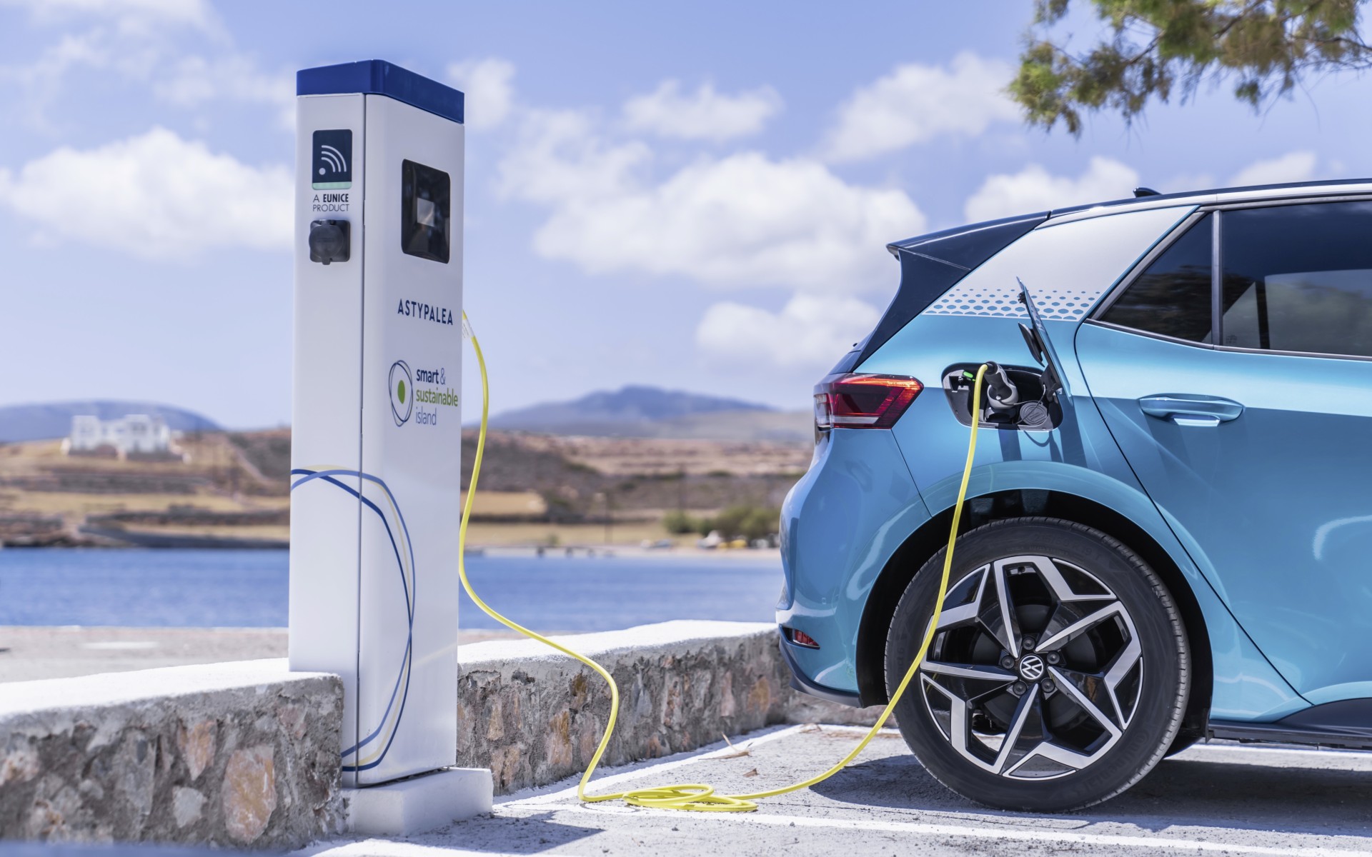 Εκατομμύρια ευρώ στο Κινούμαι Ηλεκτρικά – Ποιος πληρώνει αυτά τα χρήματα;