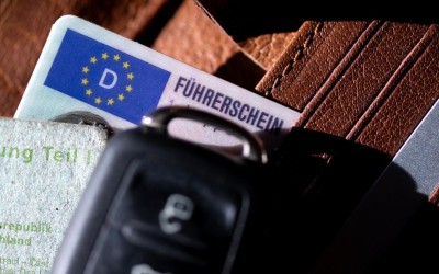 Μέγα σκάνδαλο στη Γερμανία – Υποψήφιοι οδηγοί έδιναν 2.000 ευρώ για να πάρουν δίπλωμα