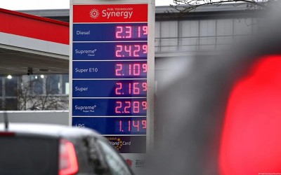 Η Γερμανία μειώνει τον φόρο στα καύσιμα – Και δίνει 1.000 ευρώ μπόνους στους εργαζόμενους