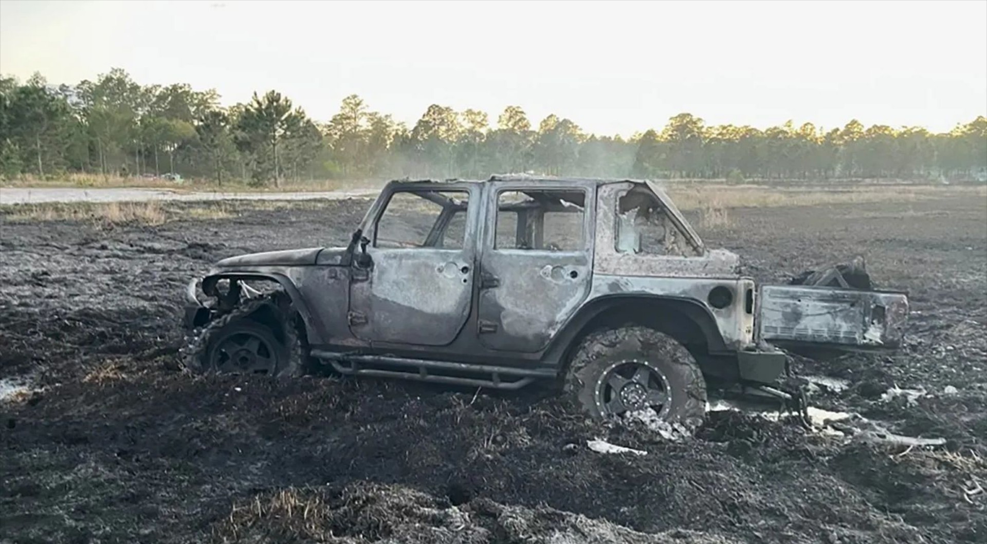 Οδηγός Wrangler έκαψε 20 στρέμματα δάσους – Προσπαθώντας να ξεκολλήσει από τις λάσπες