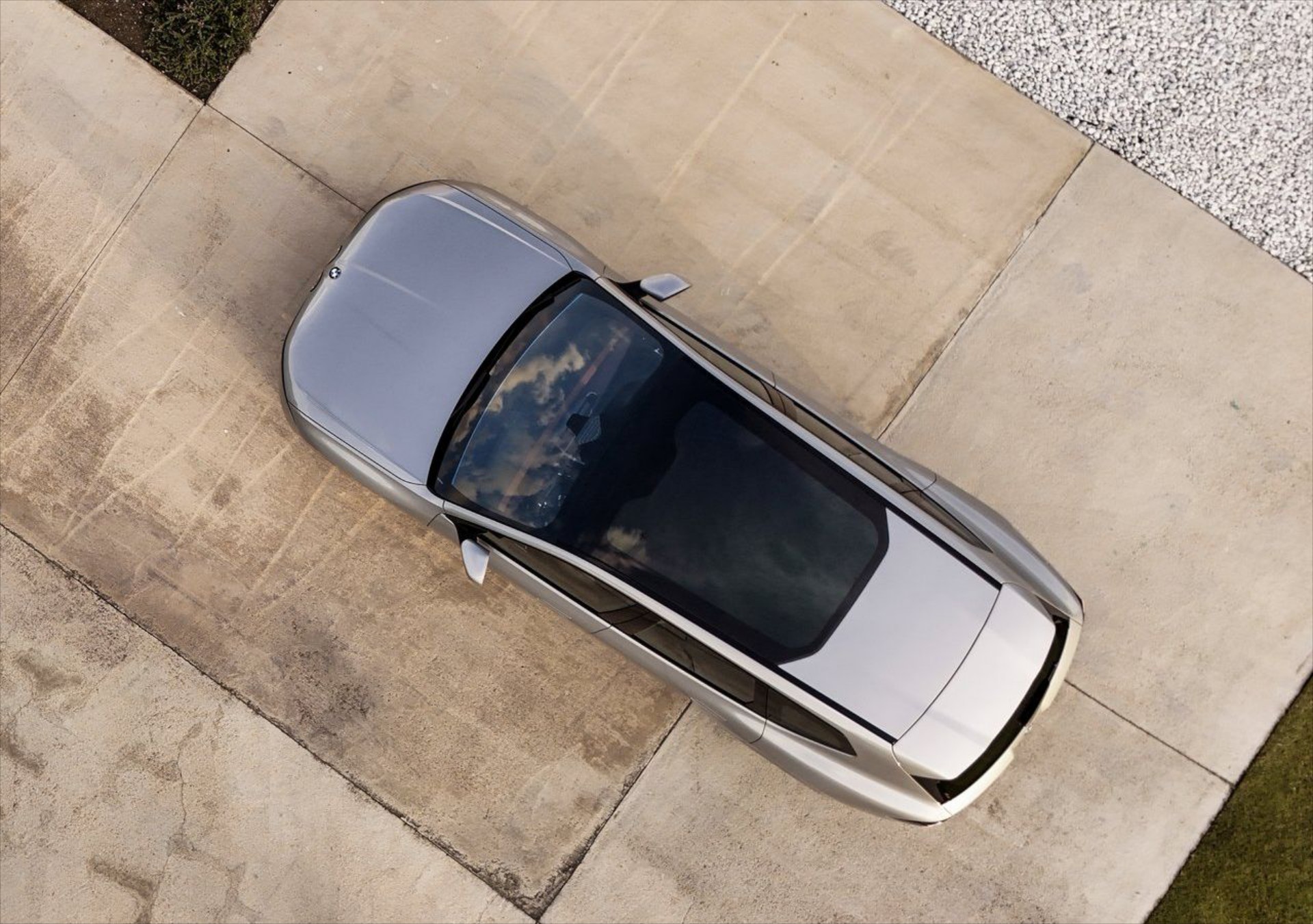 Η νέα BMW έφτασε τις 50.000 παραγγελίες σε 2 μήνες - Στην Ελλάδα έχει τιμή από 63.000 ευρώ 