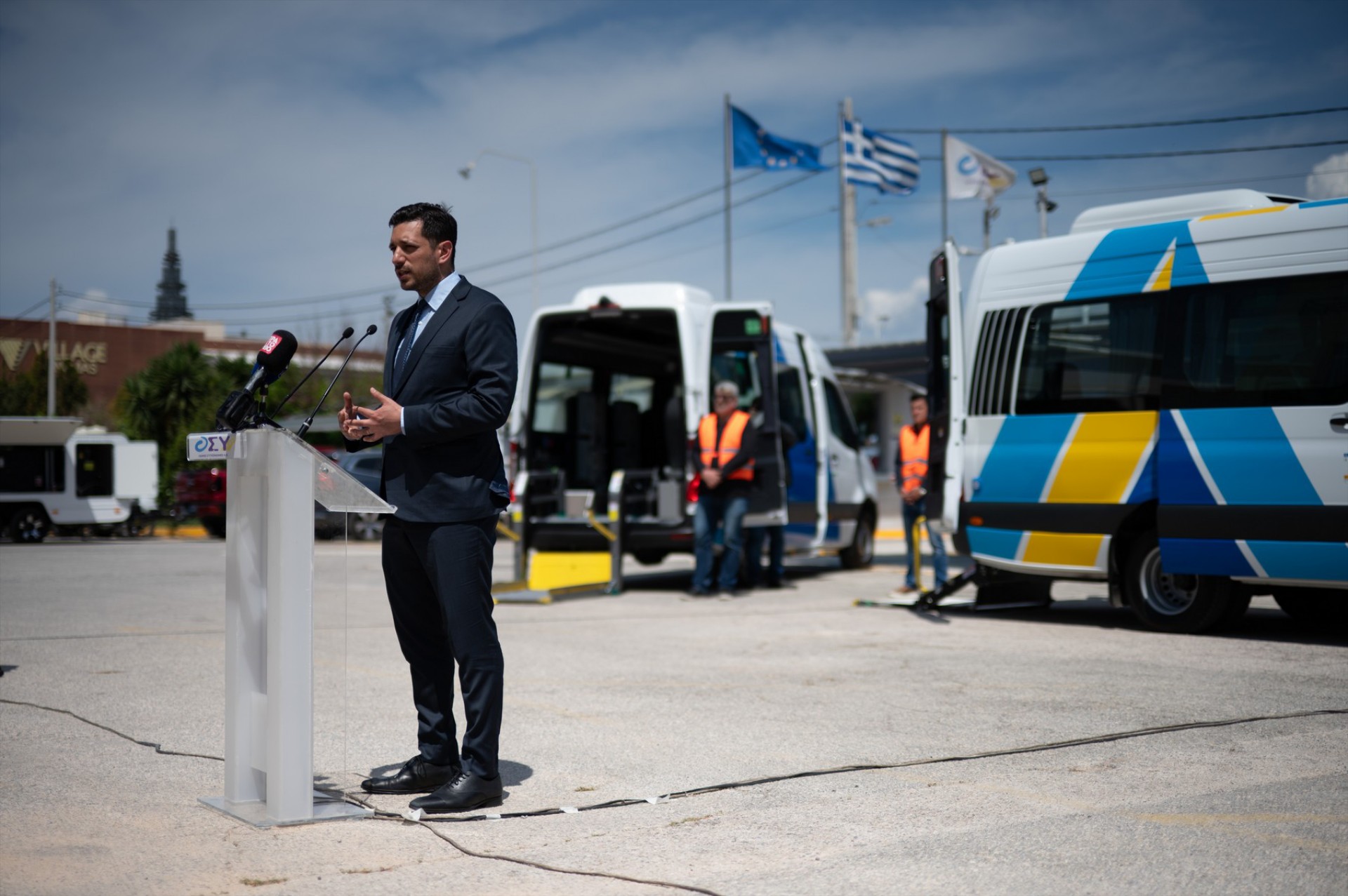 Αυτά είναι τα 10 νέα λεωφορεία της Αθήνας – Και είναι δωρεάν (δείτε γιατί)