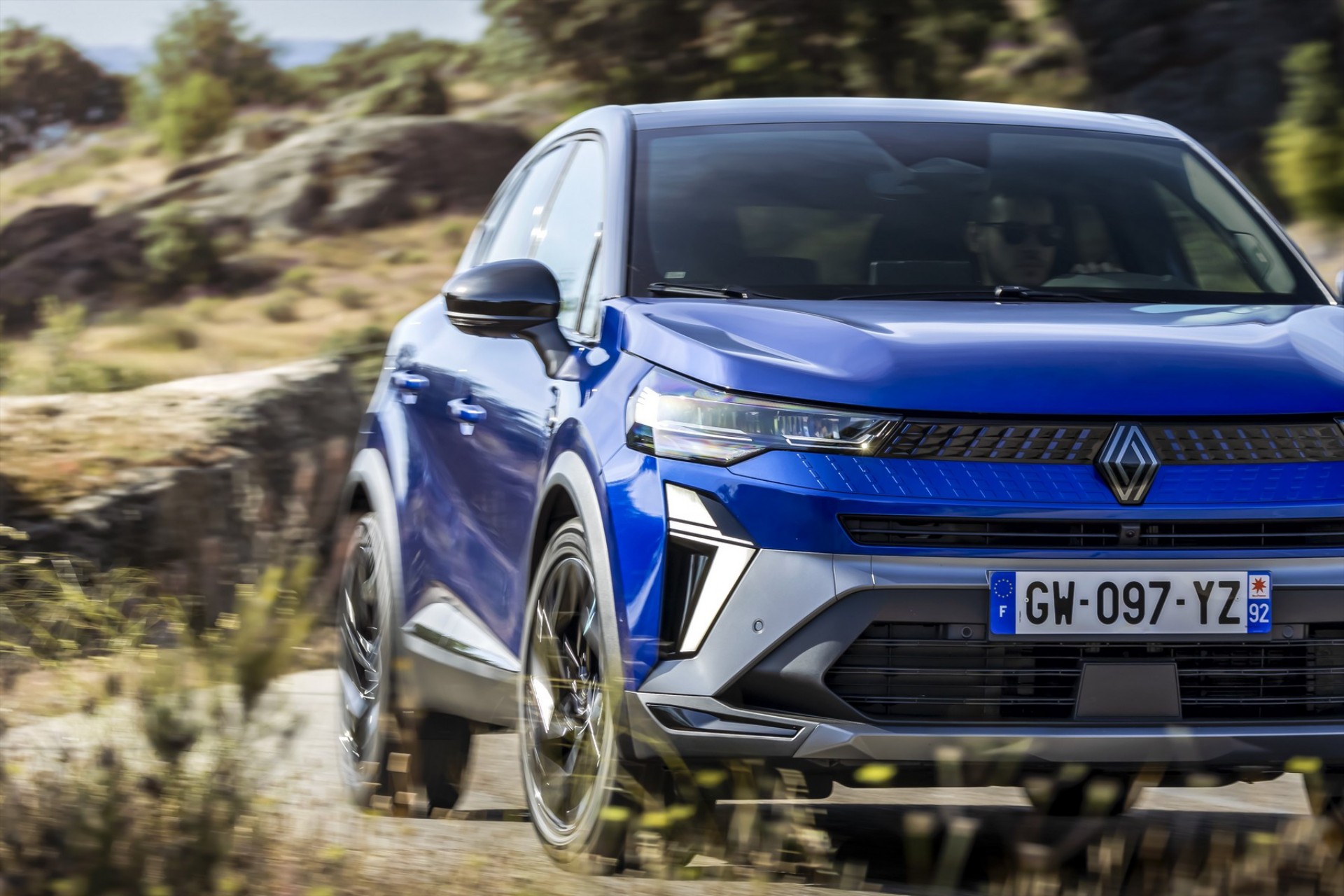Η Renault δίνει δωρεάν καύσιμα για 12 μήνες - Αν αγοράσεις αυτά τα δύο αυτοκίνητα