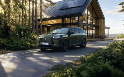Το καλύτερο Lexus που έφτιαξαν ποτέ - Έχει έξι θέσεις