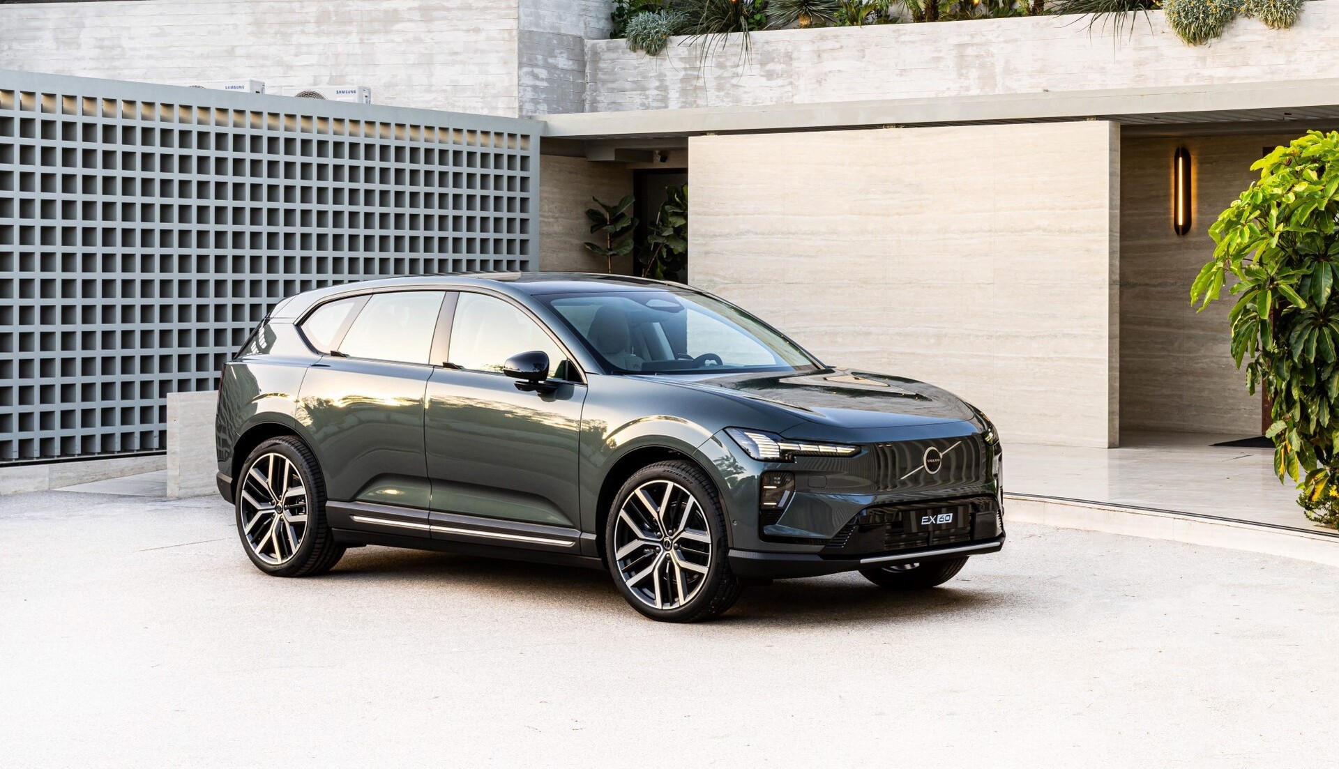 Πάτησε Ελλάδα το πιο έξυπνο και ασφαλές Volvo EX60 – Οι τιμές και εκδόσεις στη χώρα μας 