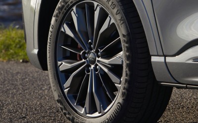 Υβριδικό premium SUV με μηδενικά τέλη κυκλοφορίας και φόρος πολυτελούς διαβίωσης μόλις 100€!