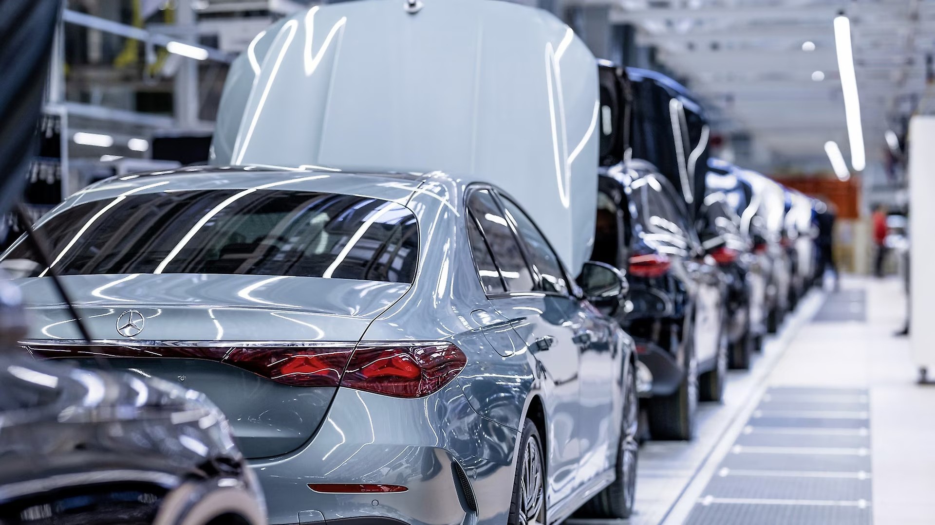 Το εργοστάσιο γίγας της Mercedes - Ένα από τα μεγαλύτερα στον κόσμο με 31.500 υπαλλήλους