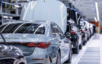 Το εργοστάσιο γίγας της Mercedes - Ένα από τα μεγαλύτερα στον κόσμο με 31.500 υπαλλήλους