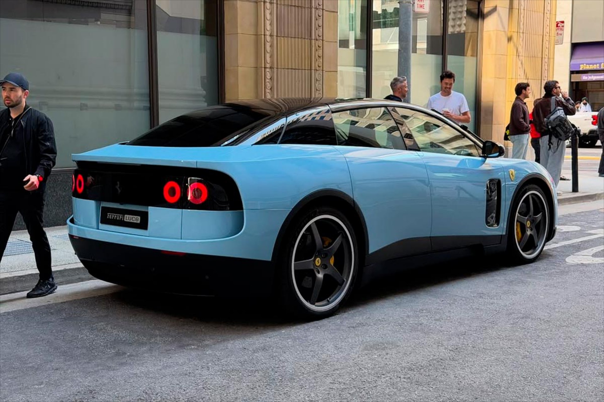 Η πρώτη Ferrari Luce κυκλοφόρησε στους δρόμους – Στη Χρυσή Πόλη