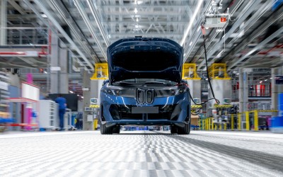 Μπήκαμε στο καλύτερο εργοστάσιο της BMW – Είναι αριστούργημα