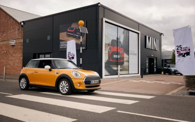 Το MINI που έκανε 1 εκατ. χιλιόμετρα σε 12 χρόνια χωρίς να βγάλει πρόβλημα - Τι κινητήρα φοράει