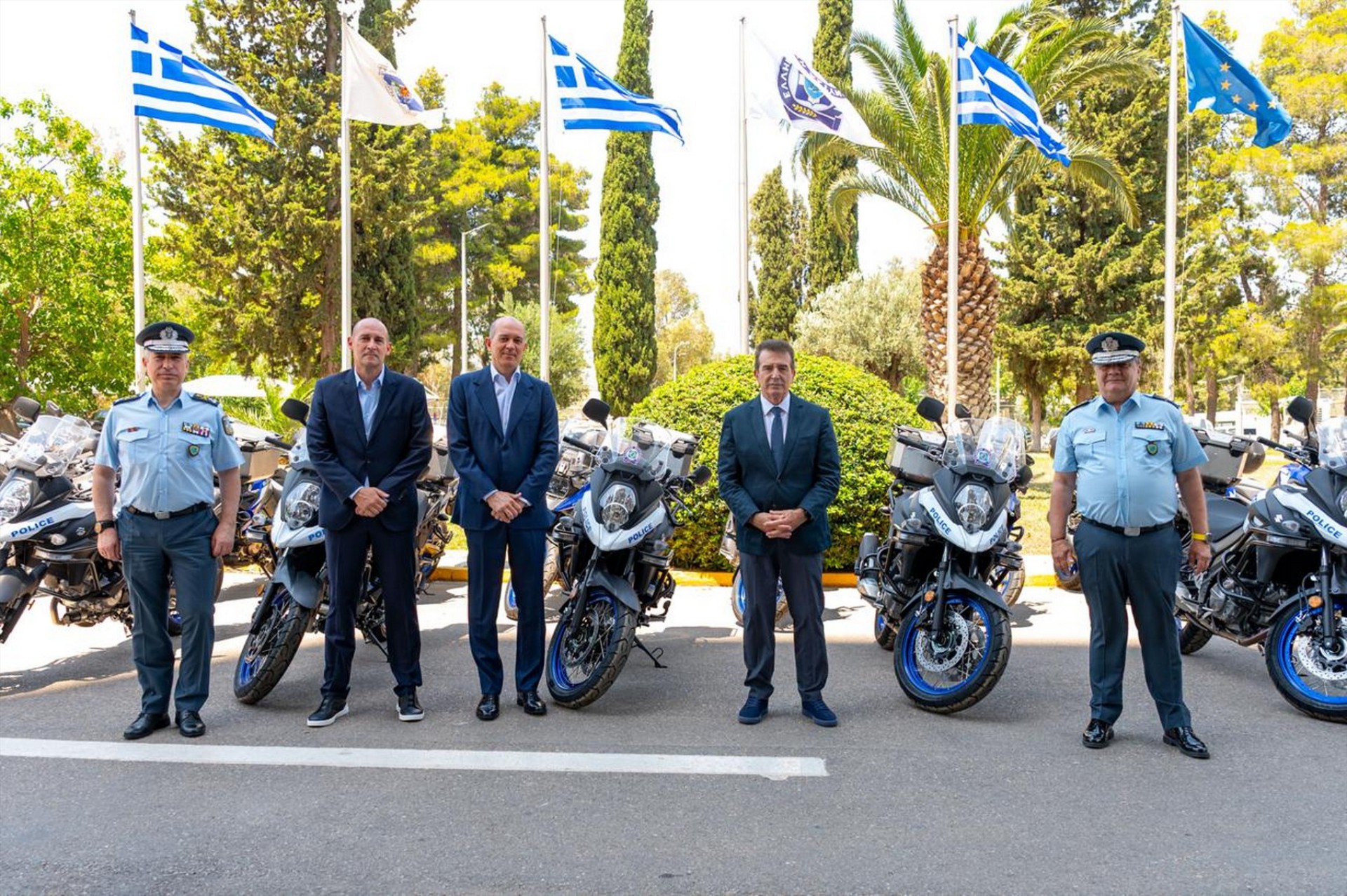Οι αδερφοί Αγγελόπουλοι έκαναν δώρο στην Αστυνομία 15 νέες μοτοσυκλέτες - Δείτε πόσο κοστίζουν