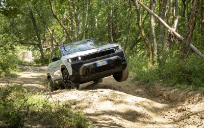 Αποστολή στη Γερμανία: Οδηγούμε το νέο Jeep Compass 4xe! [video]