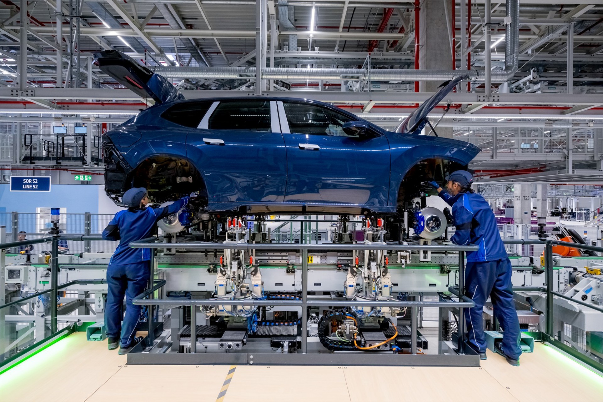 Το εργοστάσιο-θαύμα της BMW βρίσκεται στην Ουγγαρία – Έφτιαξε 50.000 αυτοκίνητα σε χρόνο ρεκόρ