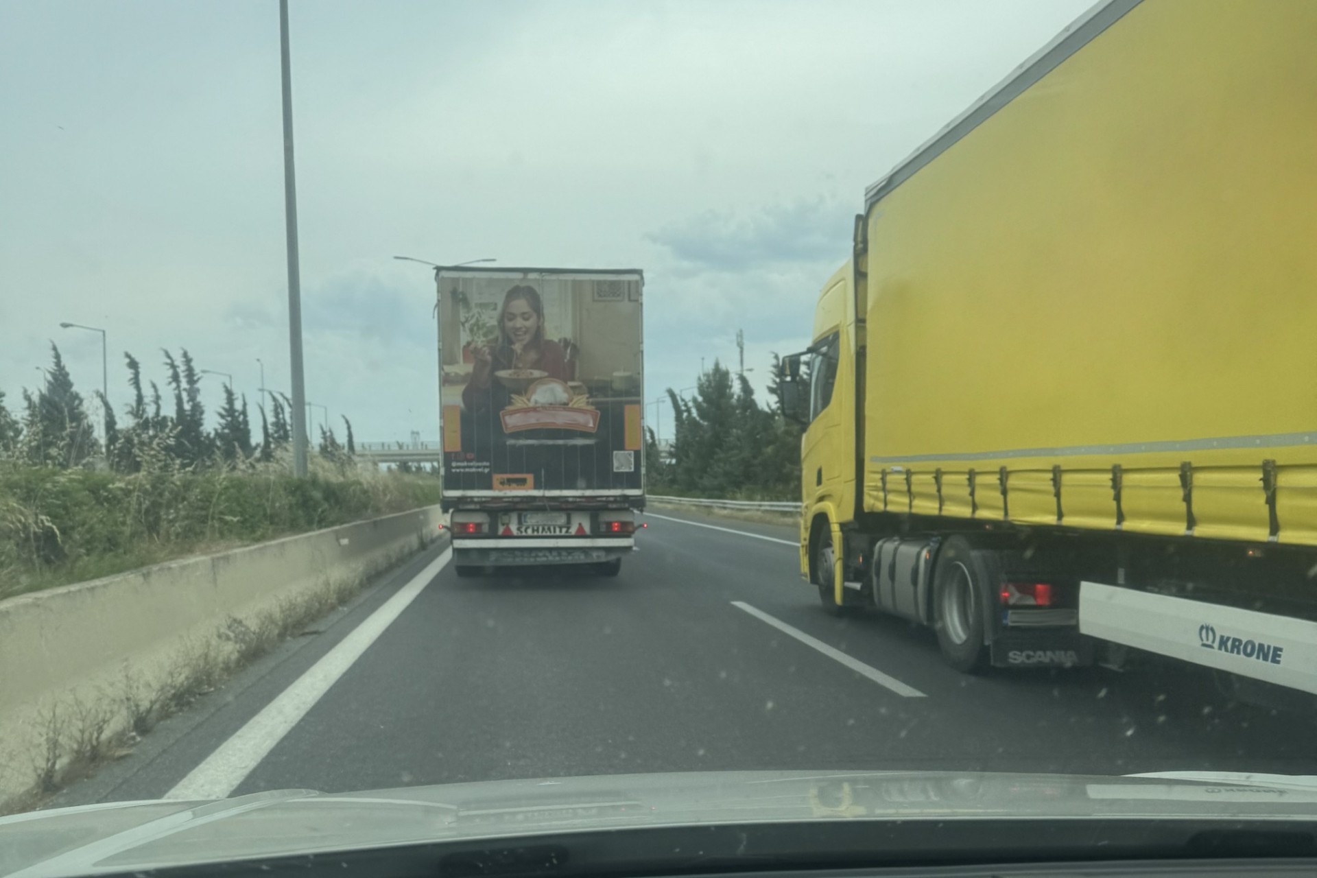 Εθνική Οδός: Επιτρέπονται τα φορτηγά και τα λεωφορεία στην αριστερή λωρίδα - Τι λέει ο νόμος