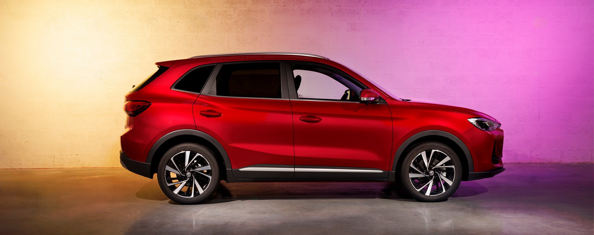 MG ZS MAX: To ολοκληρωμένο C-SUV που αγοράζεις σε τιμή supermini! 