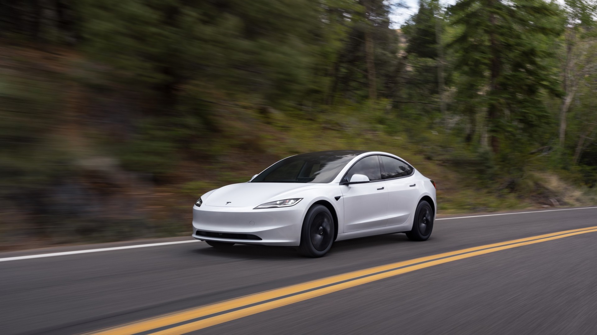 Tesla έκανε πάνω από 1.000 km με μία φόρτιση – Όμως αυτό δεν είναι όλη η αλήθεια [video]