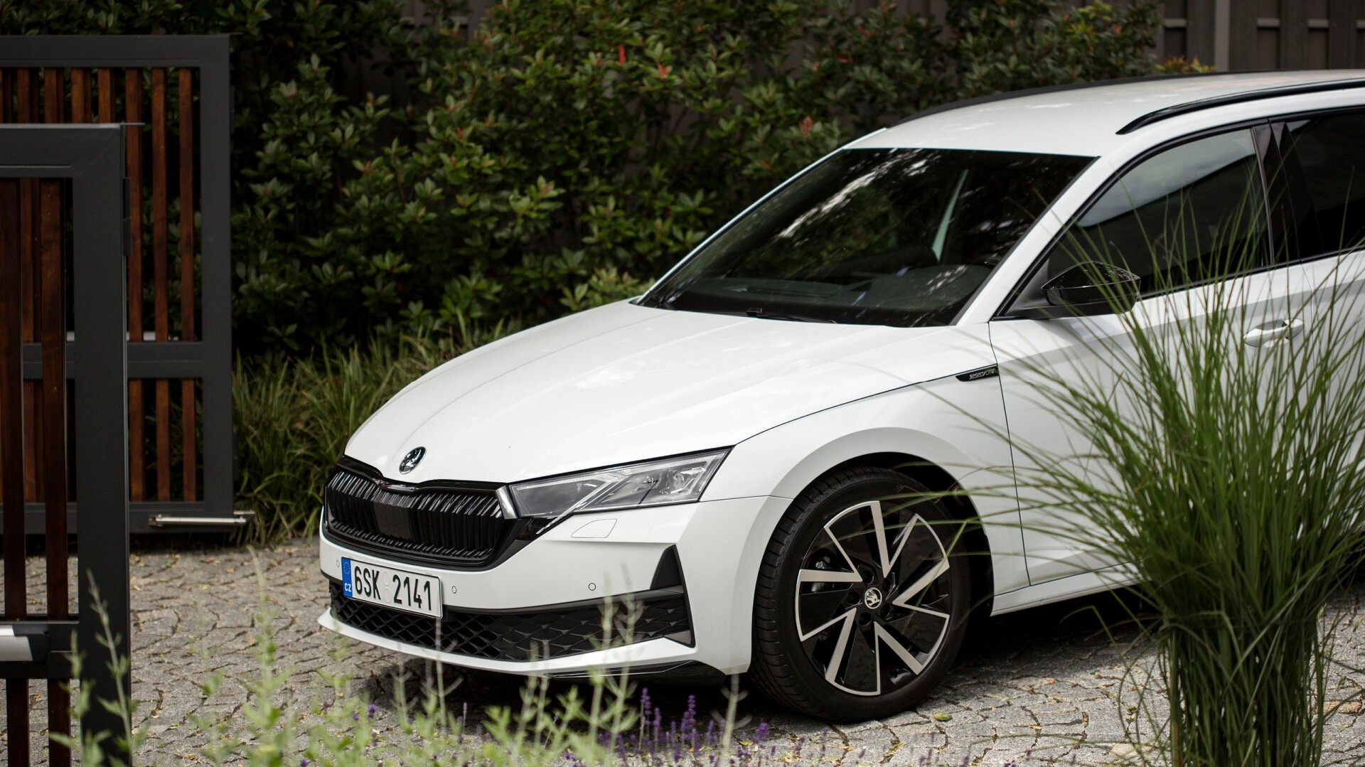 Το Skoda που έχει πουλήσει 7,9 εκατ. αυτοκίνητα – Στην Ελλάδα έρχεται με τιμή 28.950 ευρώ