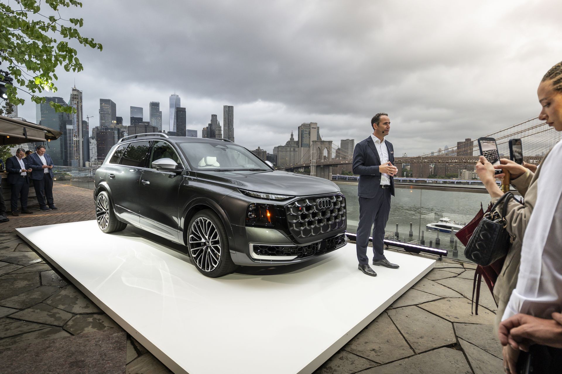 Το μεγαλύτερο SUV της Audi στην Ελλάδα - Φτάνει στις 200.000 ευρώ