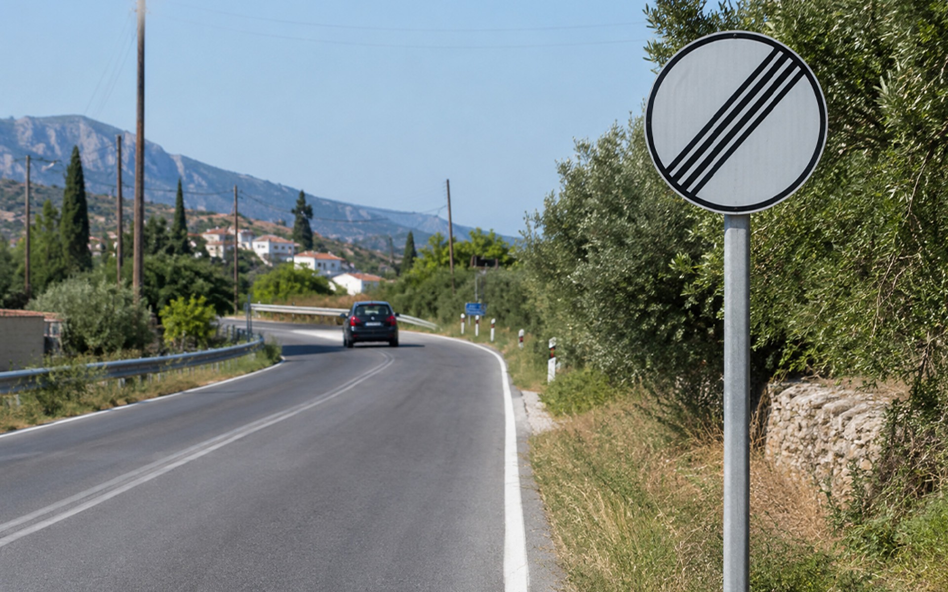 Η πινακίδα που βλέπεις παντού στους ελληνικούς δρόμους – Μπερδεύει 9 στους 10 οδηγούς