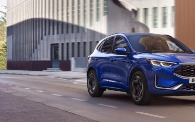 Το υβριδικό C-SUV που καίει 5,3 lt στα 100 km – Ετοιμοπαράδοτο και με φόρο πολυτελείας 100 ευρώ 