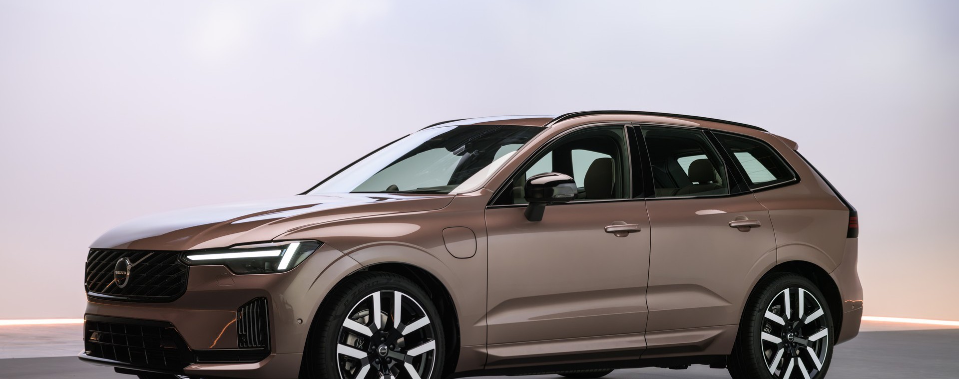 Επίσημο: Αυτό είναι το νέο Volvo XC60 - Καίει λιγότερο από diesel και έχει αυτονομία έως 1.240 km!