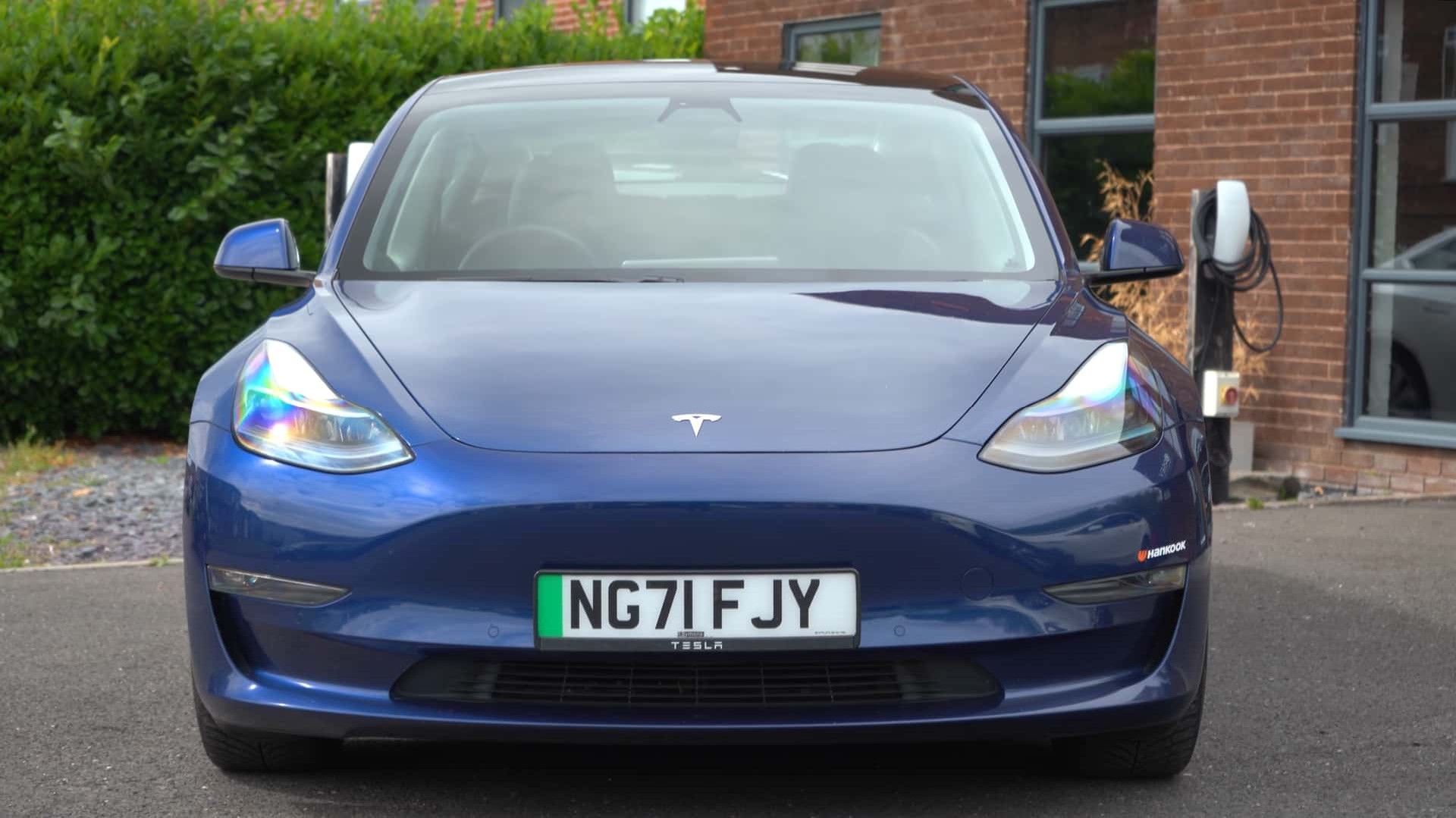 Οδηγός Tesla Model 3 έκανε 402.000 km σε πέντε χρόνια - Πόση μπαταρία έχασε το αυτοκίνητο;