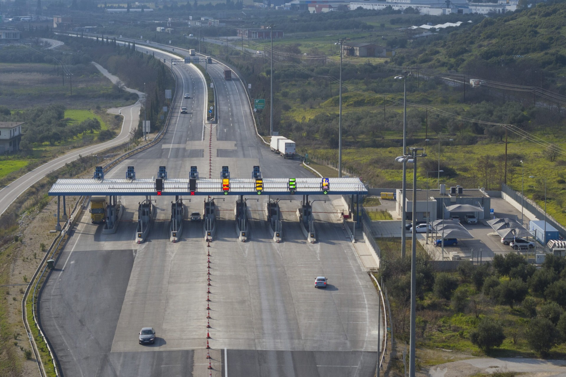 Αθήνα – Θεσσαλονίκη: Το 2024 δίναμε 88 ευρώ για διόδια και βενζίνη - Δείτε τι πληρώνουμε τώρα