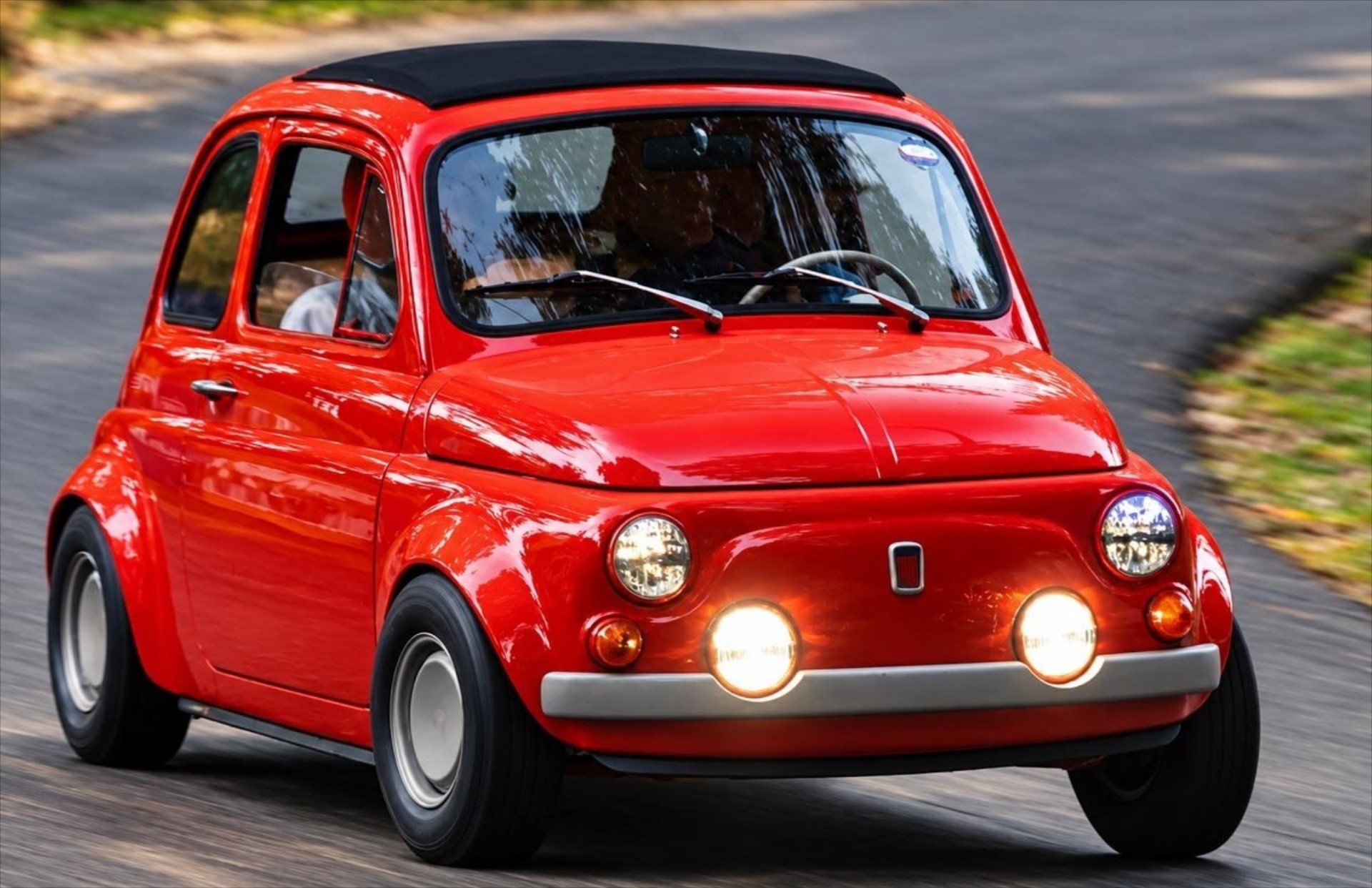 Αυτό το FIAT 500 αξίζει το βάρος του σε χρυσάφι – Πωλείται πολύ πιο ακριβά από μια BMW M2 