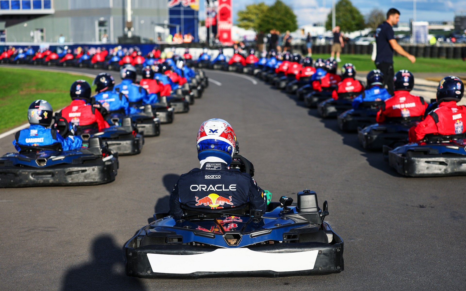 Ο Max Verstappen πέρασε 100 οδηγούς σε 14 γύρους! [video]