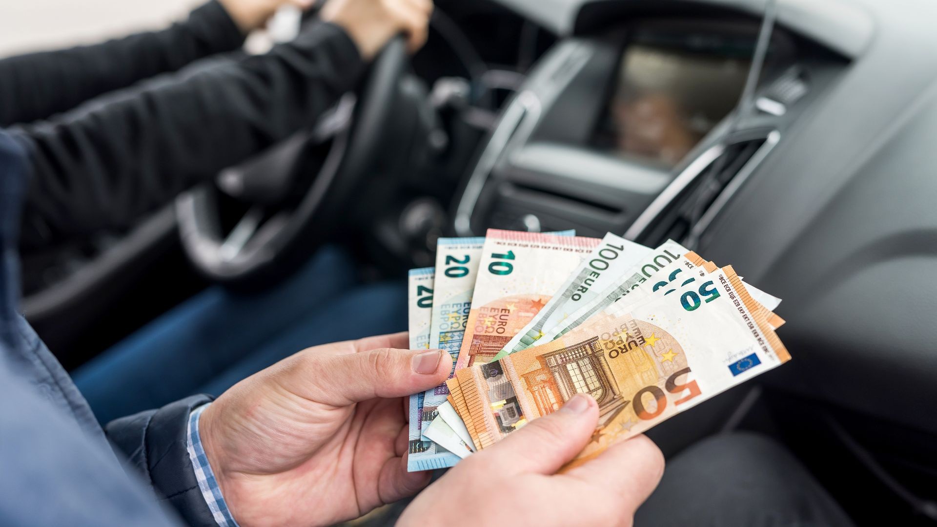 Κάθε μήνα χάνεις το 10% του μισθού σου – Και αυτός είναι ο λόγος