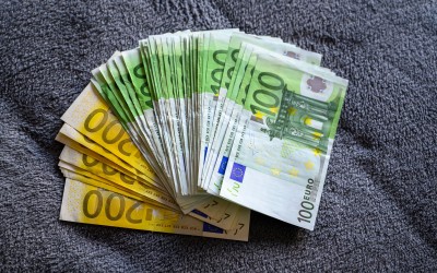 Κάθε μήνα χάνεις το 10% του μισθού σου – Και αυτός είναι ο λόγος