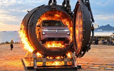 Η Volkswagen έβαλε ηλεκτρικό αυτοκίνητο στους 160 βαθμούς Κελσίου - Σε μηχανή για ποπ κορν
