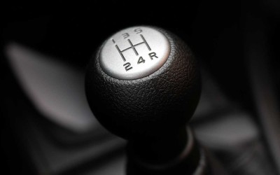Με πόσα χιλιόμετρα πάει ένα αυτοκίνητο με την όπισθεν - Έχει κόφτη;
