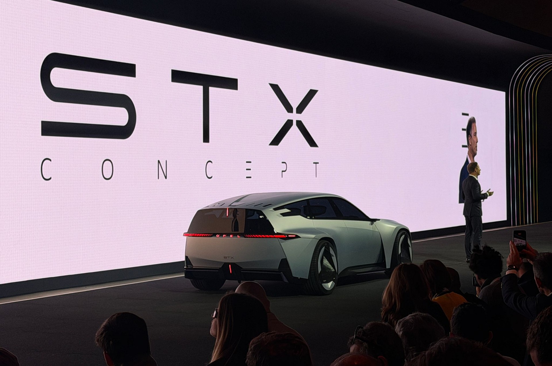 Το Opel που θυμίζει… Ferrari – Είναι το πιο τρελό concept των τελευταίων ετών