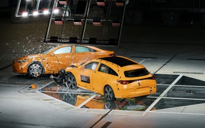 Δύο Mercedes με 