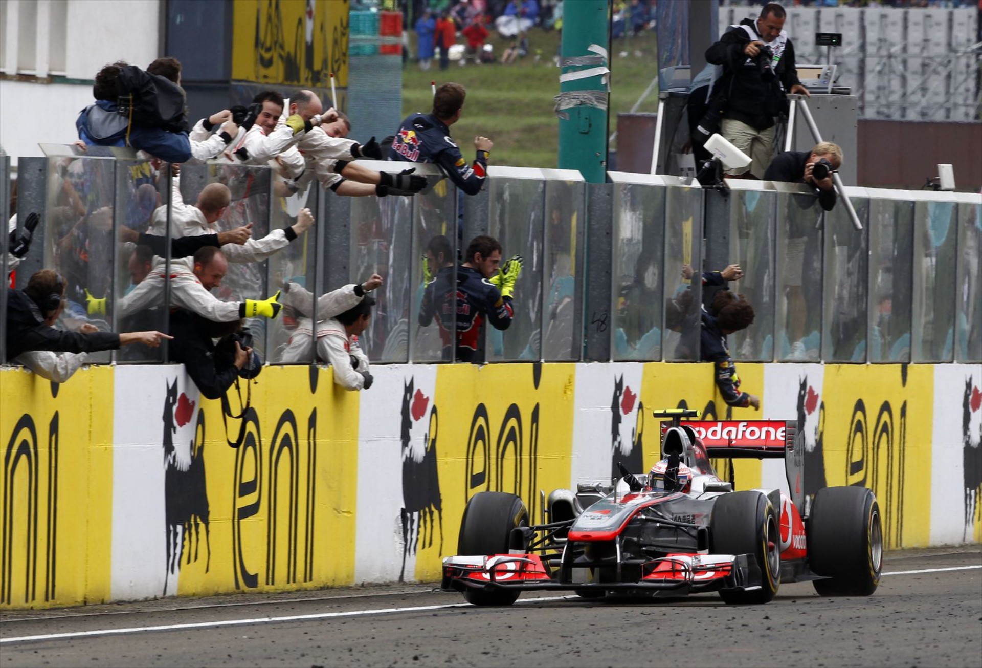 F1: Μεγάλη νίκη για τον Jenson Button